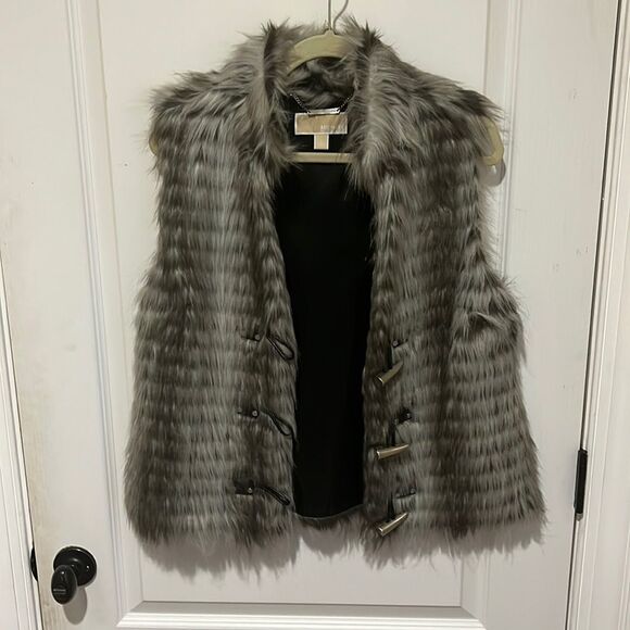 Michael Michael Kors Gray faux Fur Vest - Picture 1 of 6